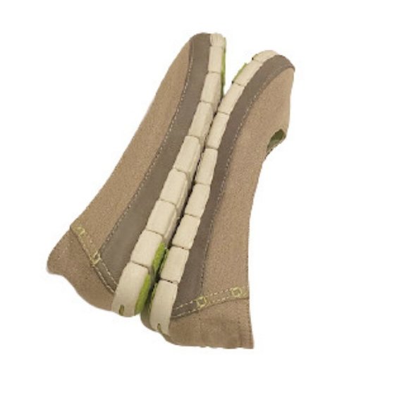 Crocs Stretch Your Sole Slip On Shoes - Picture 3 of 5